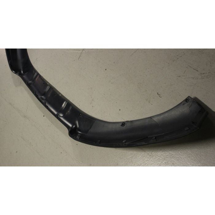 Spoiler/lepp foran XC60 08-13 type som original Svart plast