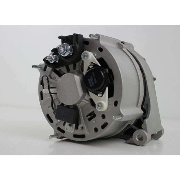 DYNAMO  4 SYL .MOTOR  80AMP.  BYTTESYSTEM