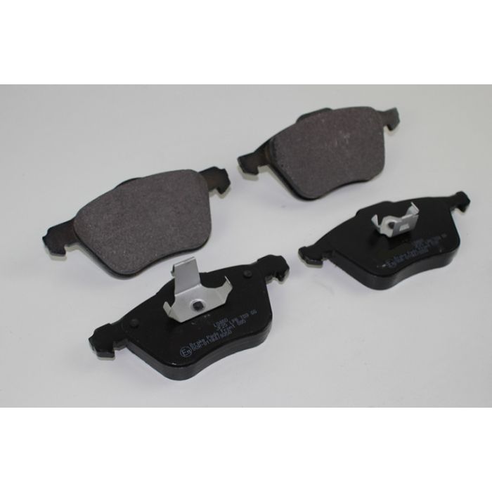 BREMSEKLOSSER  SETT FORAN VOLVO XC90 03> TIL 16"