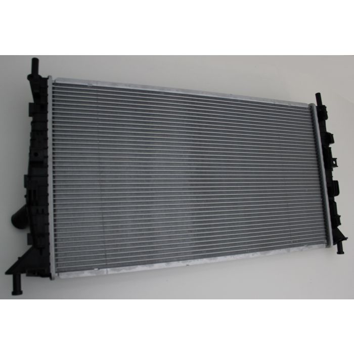RADIATOR VOLVO C3,V50  365MM X 670 MM X 18MM