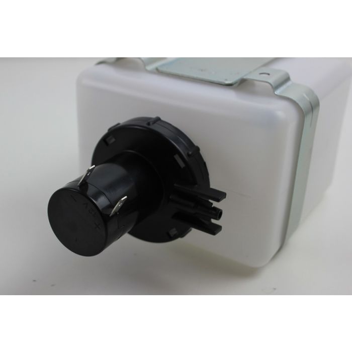 SPYLERTANK MED PUMP VOLVO AMAZON 140 P1800 164